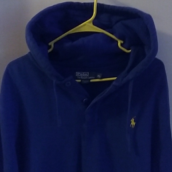 Hooded 2 button sweatshirt - Picture 2 of 4
